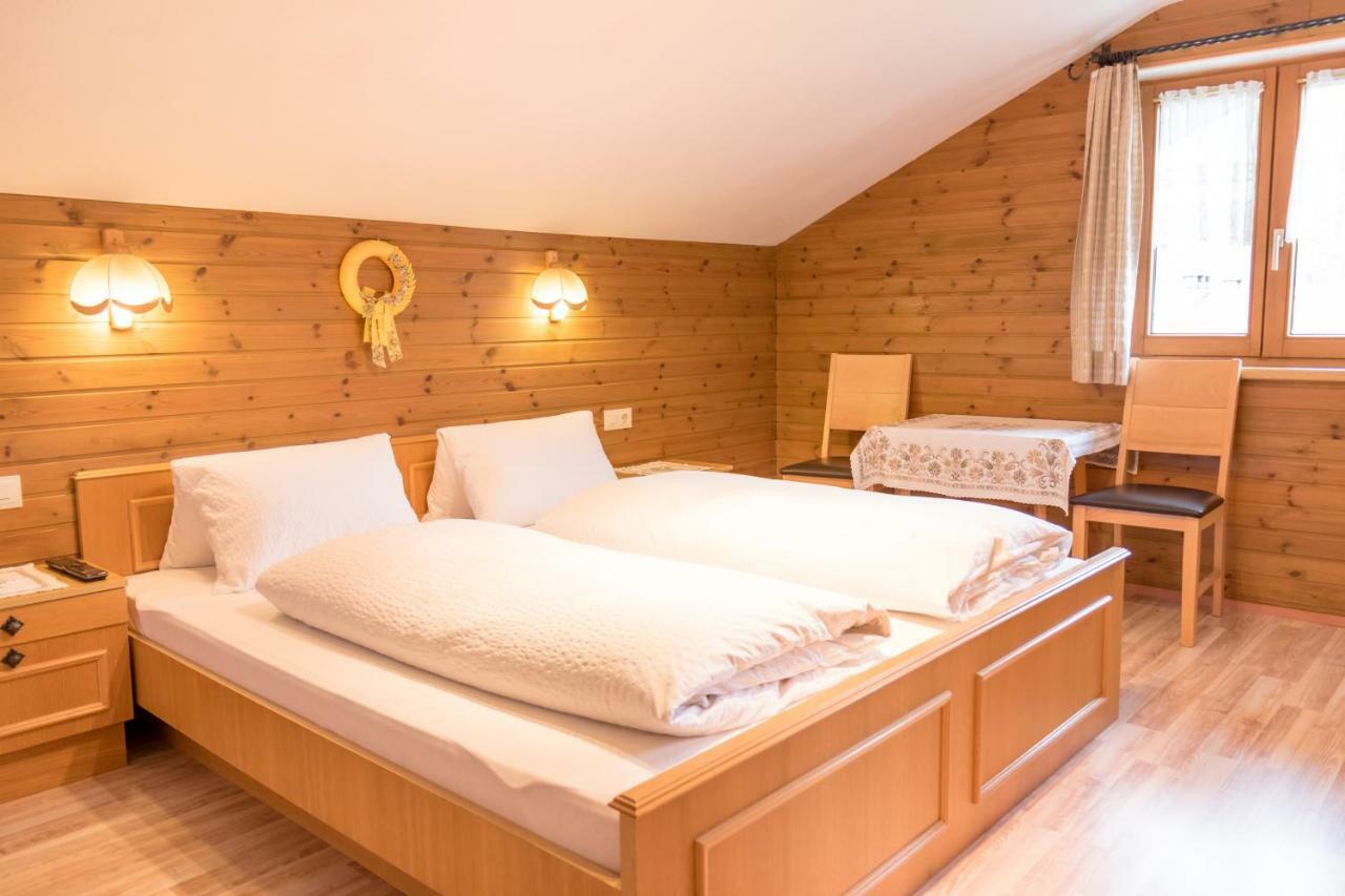 Landhaus Alpenrose Mayrhofen Exterior photo